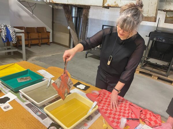 Workshop ‘Inkt en ontwikkelaar maken met kruiden en onkruid’ 27.09.2025 - Afbeelding 3